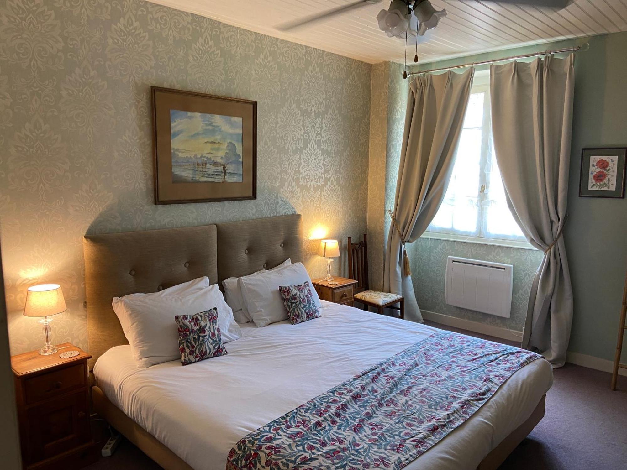 Maison La Roche Chambre D'Hotes Le Vigeant Buitenkant foto